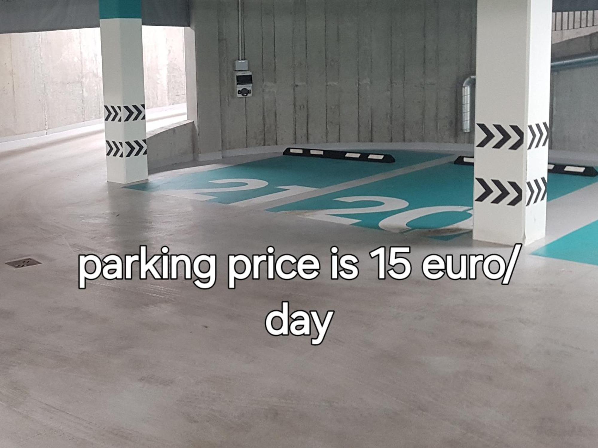 Happy Inn Presidential, Self Check-In, Parking In The Underground Garage VNO Exteriér fotografie